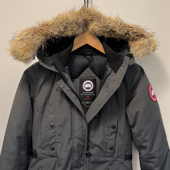 Canada Goose Kensington Parka, XXS brand new jacket with original fur trimming. - Picture 2 of 8
